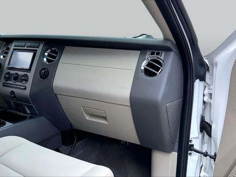 Used 2014 Ford Expedition XLT RWD image 18