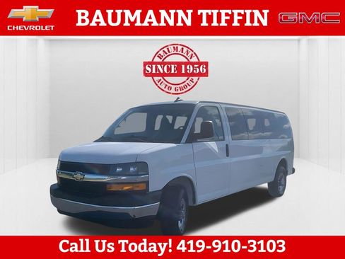 Used 2024 Chevrolet Express 3500 LT w/ LT Preferred Equipment Group RWD image 10