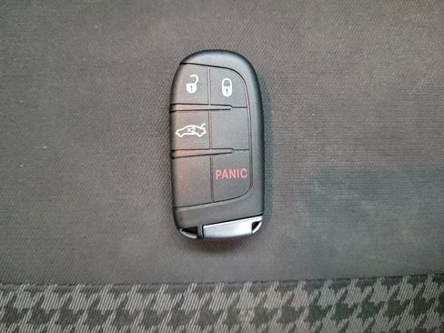 Used 2019 Dodge Challenger SXT RWD image 32