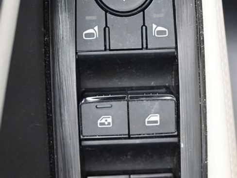 Used 2024 Nissan Rogue SV w/ SV Premium Package FWD image 21