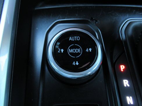 Used 2023 Chevrolet Colorado Trail Boss w/ LPO, Dark Essentials Package AWD/4WD image 27