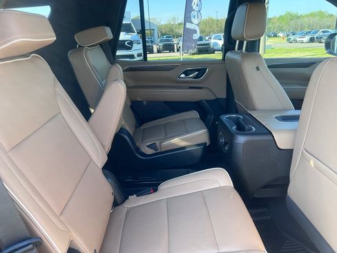 Used 2022 Chevrolet Tahoe Premier w/ Premium Package image 14