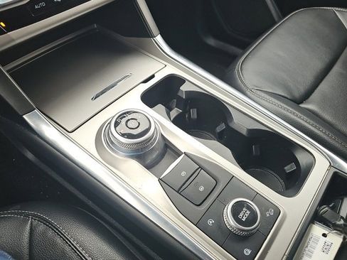 Used 2020 Ford Explorer XLT w/ Equipment Group 202A image 26