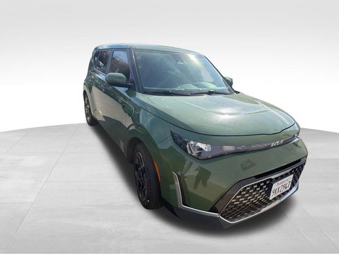Used 2023 Kia Soul EX FWD image 2