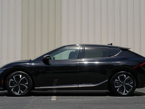 Used 2022 Kia EV6 Wind w/ Wind Technology Package AWD/4WD image 8