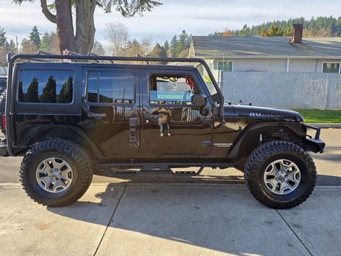 Used 2014 Jeep Wrangler Unlimited Rubicon w/ Connectivity Group AWD/4WD image 4