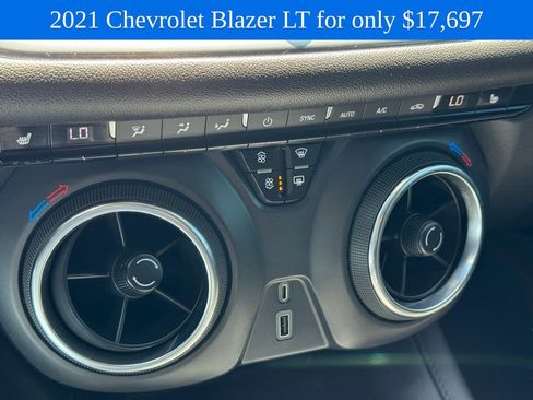 Used 2021 Chevrolet Blazer LT FWD image 18
