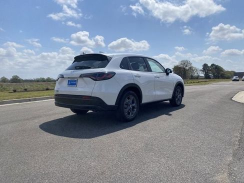 New 2026 Honda HR-V LX image 2