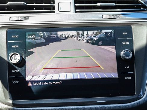 Certified 2022 Volkswagen Tiguan SE image 26