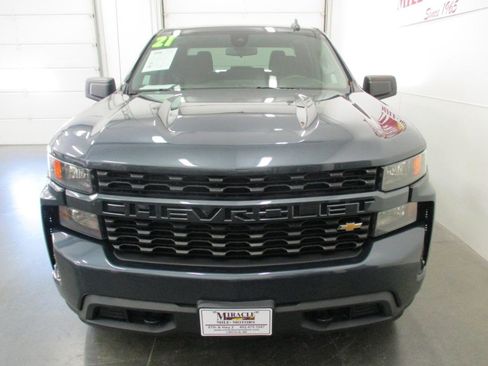 Used 2021 Chevrolet Silverado 1500 Custom w/ Safety Confidence Package image 8