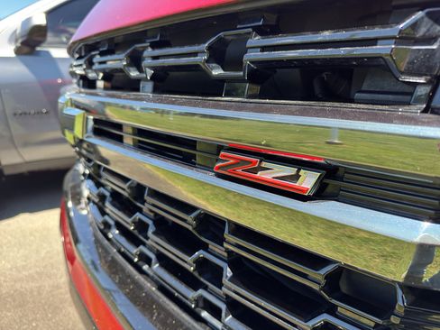 Used 2022 Chevrolet Tahoe Z71 w/ Luxury Package AWD/4WD image 10