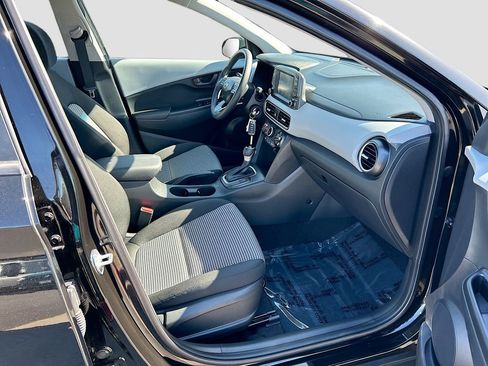 Used 2018 Hyundai Kona SE FWD image 25