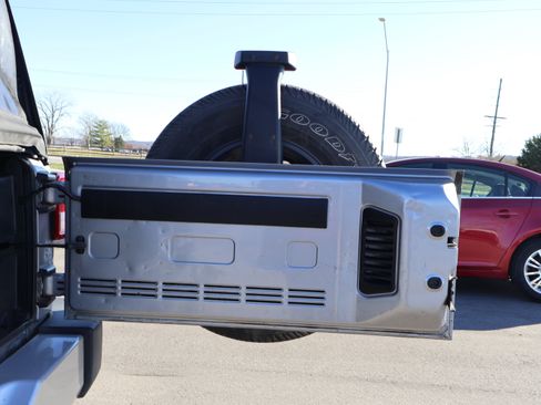 Used 2013 Jeep Wrangler Unlimited Sahara w/ Dual Top Group image 20