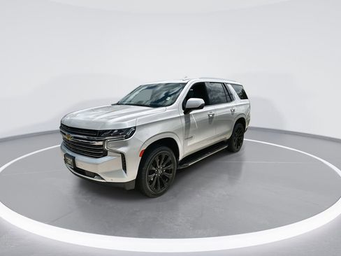 Used 2024 Chevrolet Tahoe LT w/ Luxury Package RWD image 4