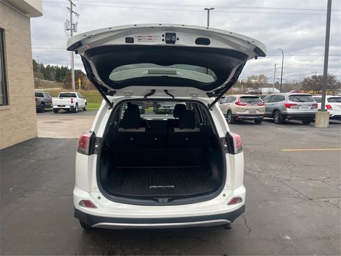 Used 2016 Toyota RAV4 XLE image 11