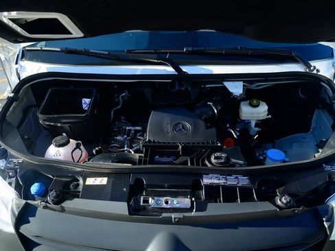 Used 2025 Mercedes-Benz Sprinter 2500 image 10