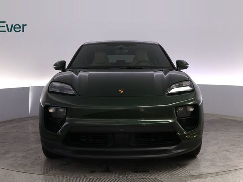 Used 2025 Porsche Macan Electric RWD image 12