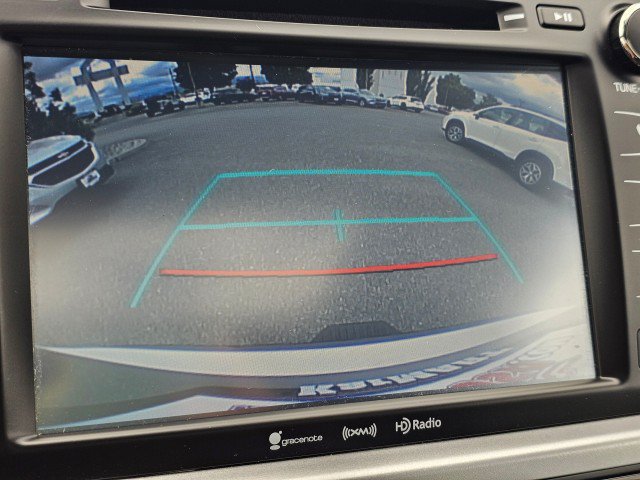 Used 2019 Toyota Highlander XLE AWD/4WD image 32