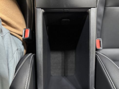New 2026 Toyota Camry Hybrid FWD image 14