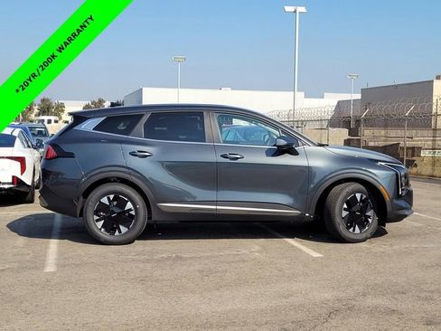 New 2026 Kia Sportage LX image 3