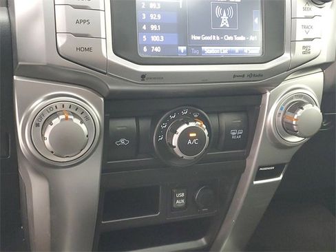 Used 2017 Toyota 4Runner SR5 Premium image 29