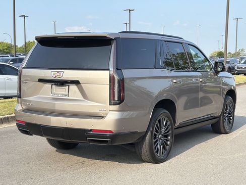Used 2025 Cadillac Escalade Sport Platinum AWD/4WD image 5