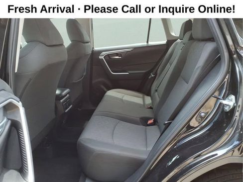 Used 2025 Toyota RAV4 XLE FWD image 22