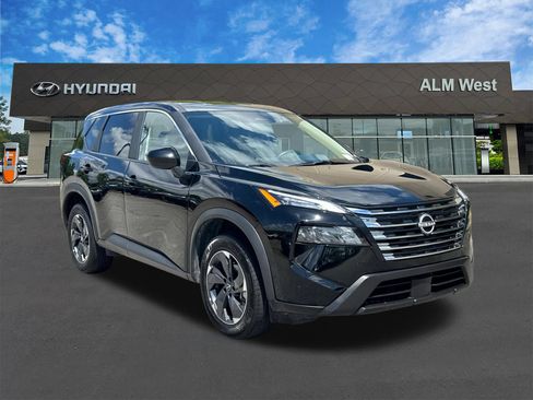 Used 2025 Nissan Rogue SV FWD image 3