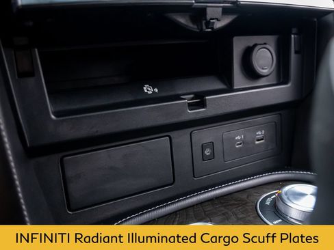 Used 2024 INFINITI QX80 Sensory AWD/4WD image 31