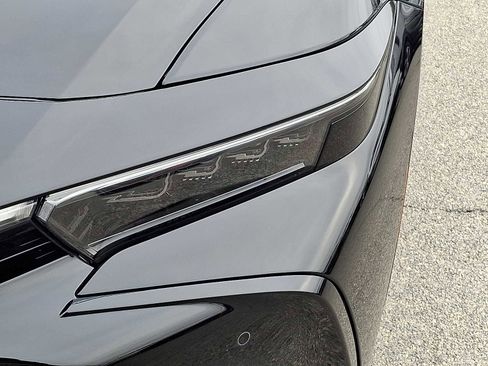 Certified 2025 Toyota Crown Platinum image 12