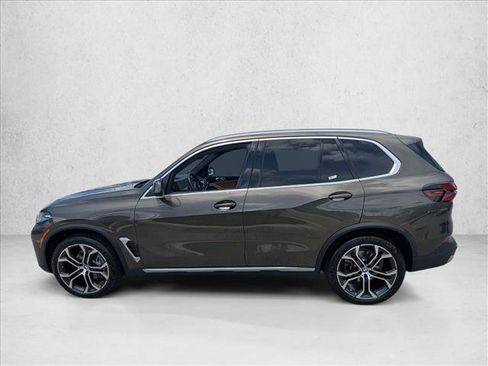Certified 2024 BMW X5 xDrive40i w/ Premium Package AWD/4WD image 9