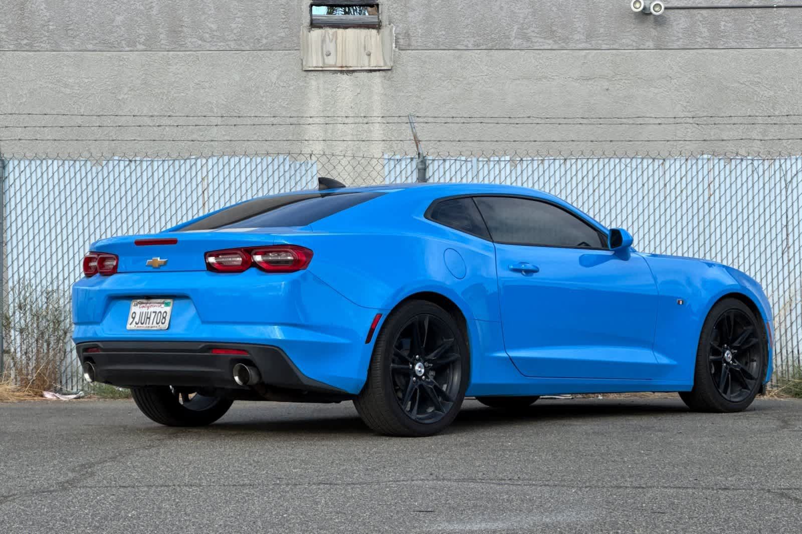 Used 2023 Chevrolet Camaro LT RWD image 3