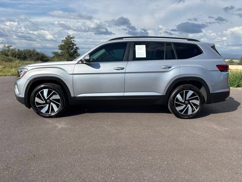 Used 2024 Volkswagen Atlas SE FWD image 8