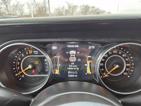 Used 2018 Jeep Wrangler Unlimited Sahara image 10