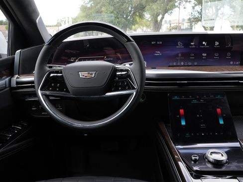 New 2025 Cadillac Escalade Sport Platinum w/ LPO, ONYX Package image 9