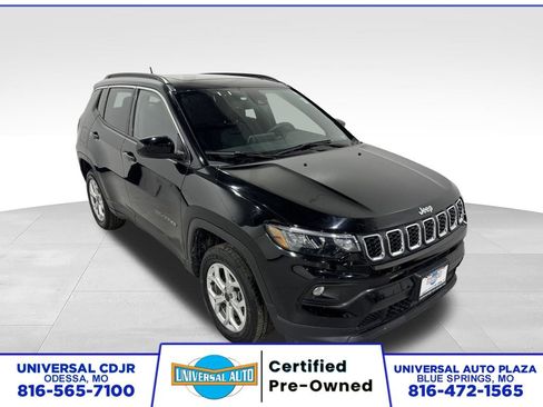 Used 2025 Jeep Compass Latitude w/ Sun & Sound Group AWD/4WD image 1