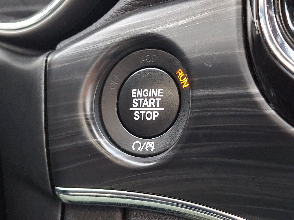 Used 2021 Jeep Grand Cherokee Limited AWD/4WD image 29