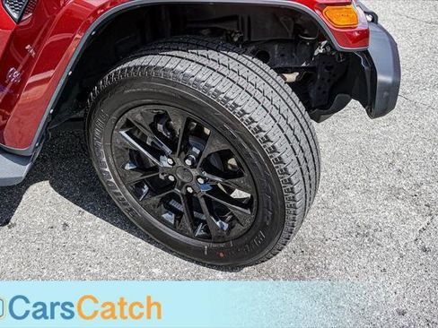 Used 2021 Jeep Wrangler Unlimited Sahara w/ Dual Top Group AWD/4WD image 17