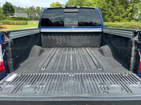 Used 2021 Nissan Titan SV w/ SV Convenience Package AWD/4WD image 17