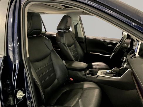 Used 2020 Toyota RAV4 Limited w/ Limited Grade Weather Package AWD/4WD image 29