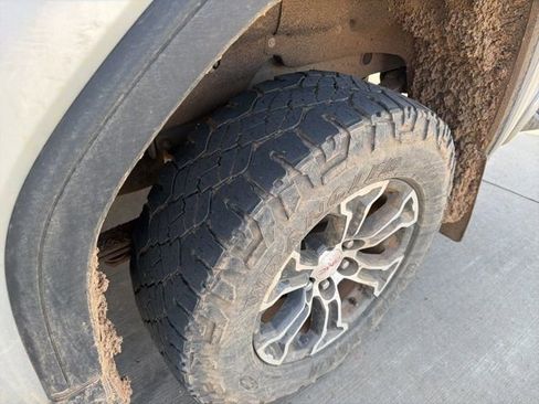 Used 2021 GMC Sierra 1500 SLE w/ X31 Off-Road Package image 11