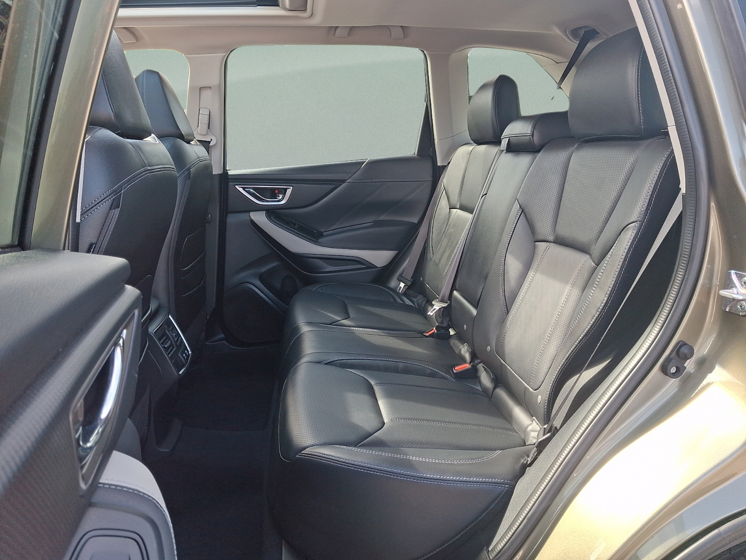 Used 2022 Subaru Forester Limited AWD/4WD image 8