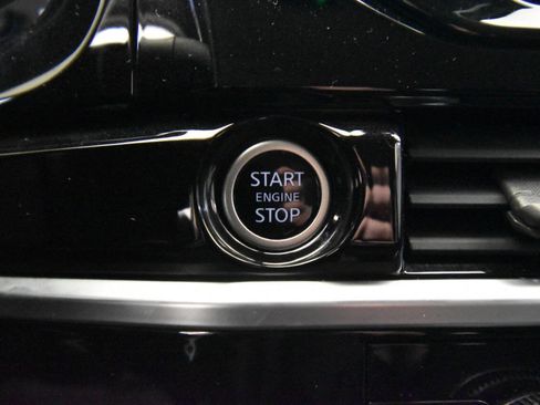 Used 2022 Nissan Pathfinder SV image 26