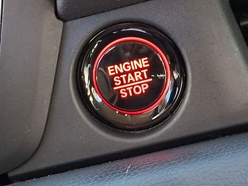 Used 2025 Honda Pilot EX-L image 24