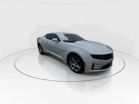 Used 2024 Chevrolet Camaro LT RWD image 2