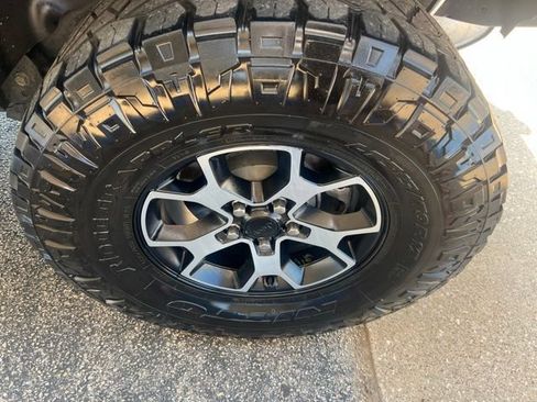 Used 2021 Jeep Wrangler Unlimited Rubicon AWD/4WD image 12