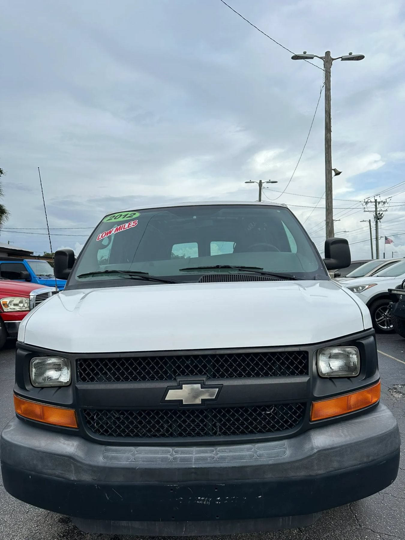 Used 2012 Chevrolet Express 2500 RWD image 3