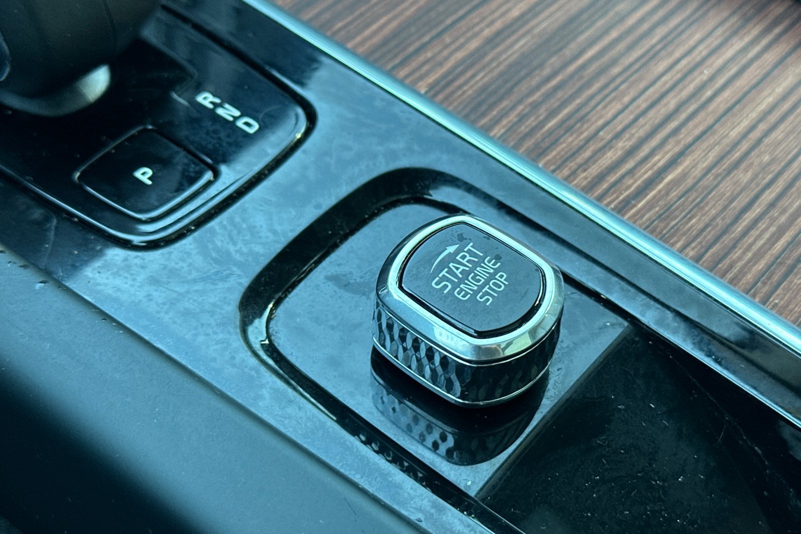 Certified 2024 Volvo XC60 T8 Plus AWD/4WD image 26