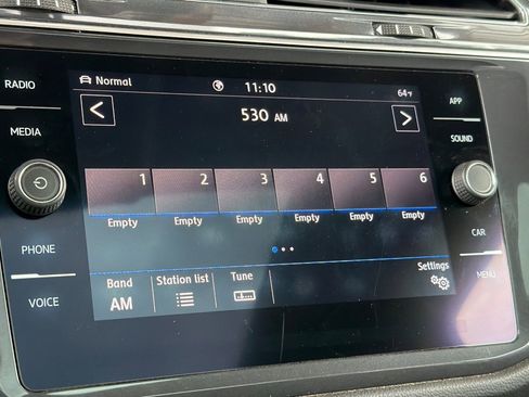 Used 2020 Volkswagen Tiguan SE w/ Panoramic Sunroof Package AWD/4WD image 17