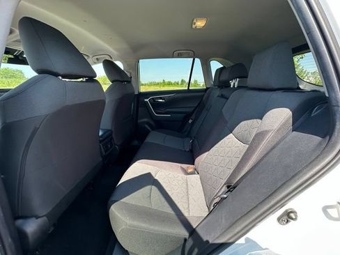 Used 2020 Toyota RAV4 XLE w/ XLE Grade Weather Package AWD/4WD image 28